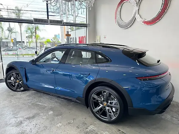 Porsche Taycan - Imagem 17