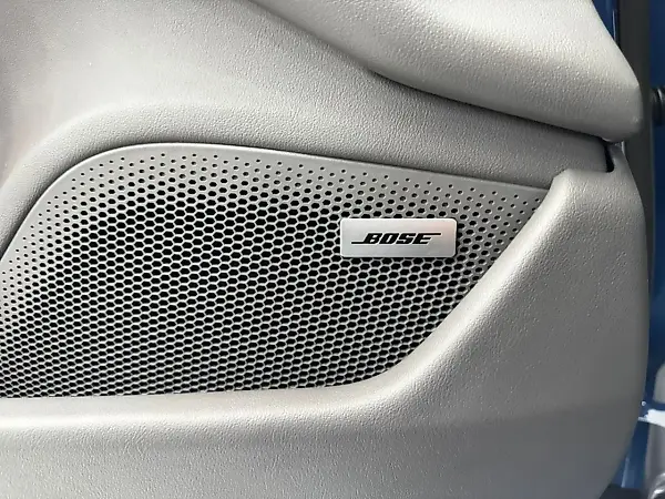 Porsche Taycan - Imagem 16
