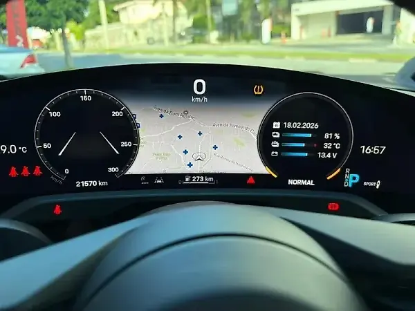 Porsche Taycan - Imagem 11