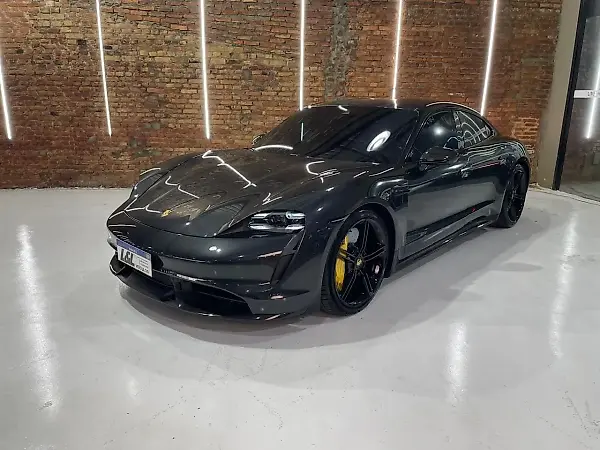 Porsche Taycan - Imagem 1