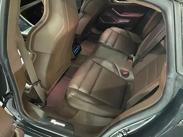 Porsche Taycan - Imagem 15