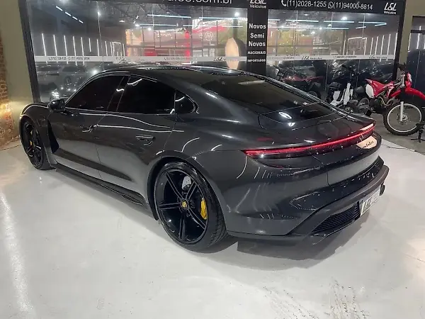 Porsche Taycan - Imagem 18