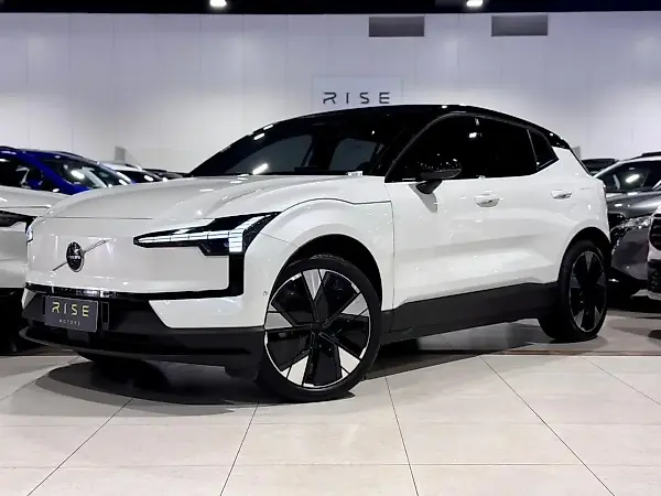 Volvo EX30 - Imagem 1