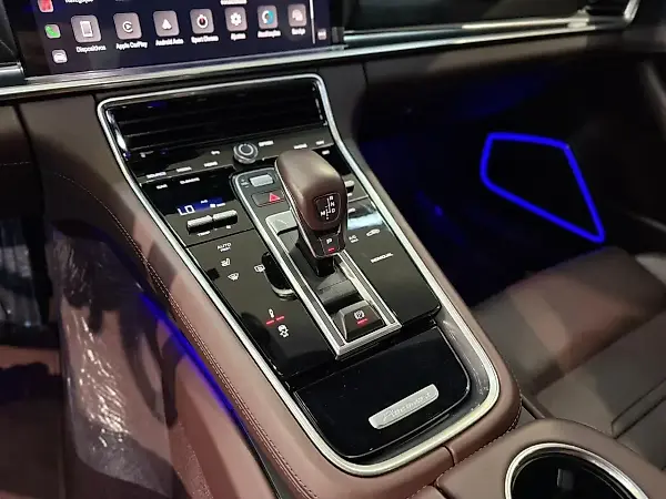 Porsche Panamera 4 E-hybrid - Imagem 11
