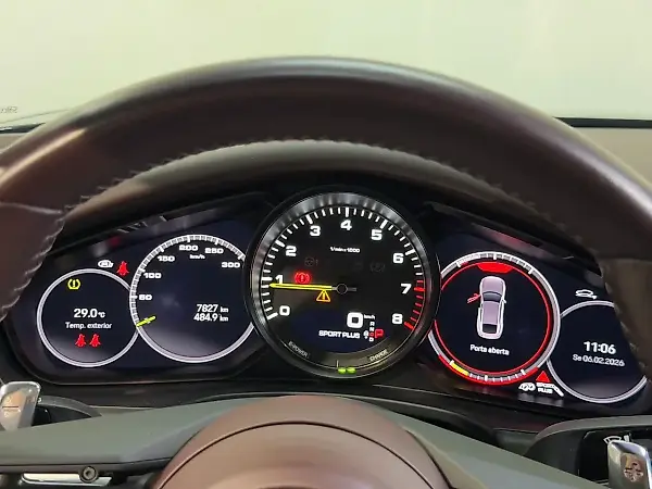 Porsche Panamera 4 E-hybrid - Imagem 9