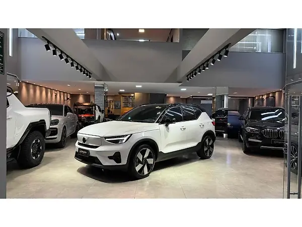 Volvo XC40 Recharge - Imagem 1
