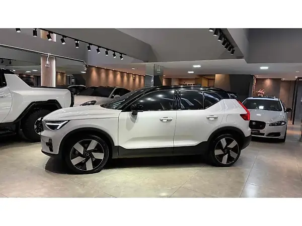 Volvo XC40 Recharge - Imagem 3