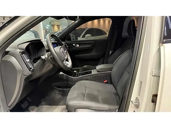 Volvo XC40 Recharge - Imagem 6