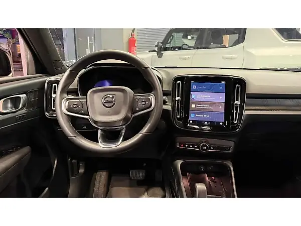 Volvo XC40 Recharge - Imagem 12