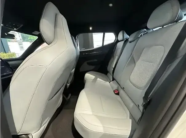 Volvo EX30 - Imagem 11