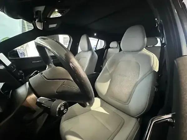 Volvo EX30 - Imagem 10