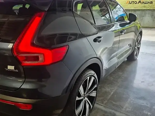 Volvo XC40 Recharge - Imagem 2