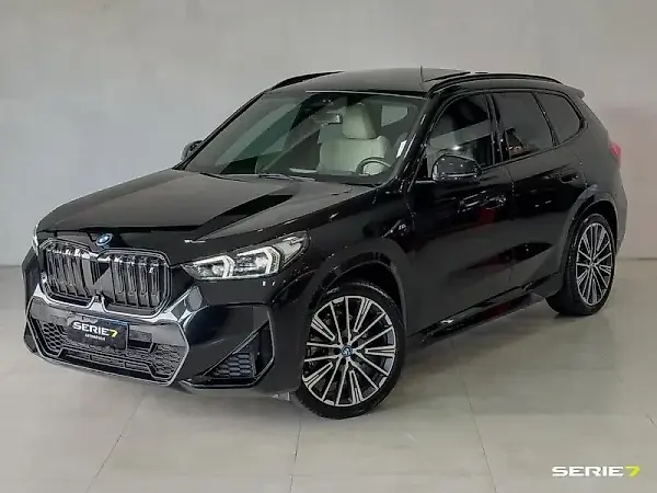 BMW IX1 - Imagem 1