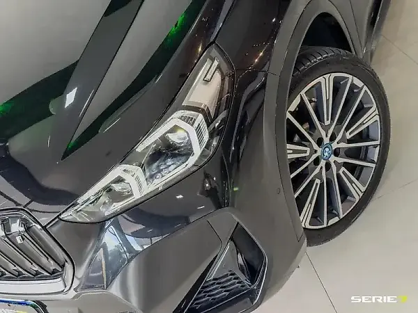 BMW IX1 - Imagem 3