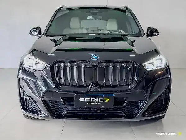 BMW IX1 - Imagem 4