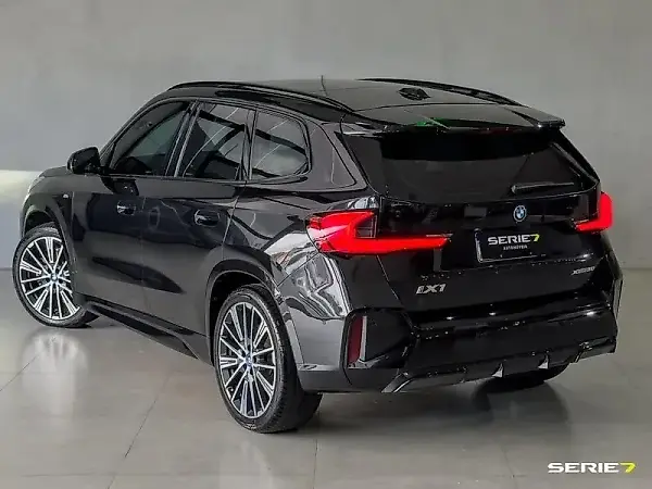 BMW IX1 - Imagem 6
