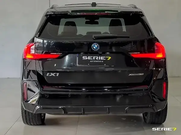 BMW IX1 - Imagem 7