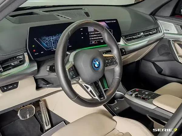 BMW IX1 - Imagem 11