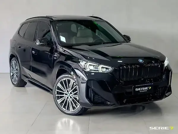 BMW IX1 - Imagem 10