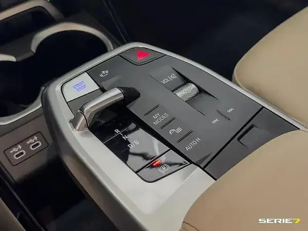 BMW IX1 - Imagem 15