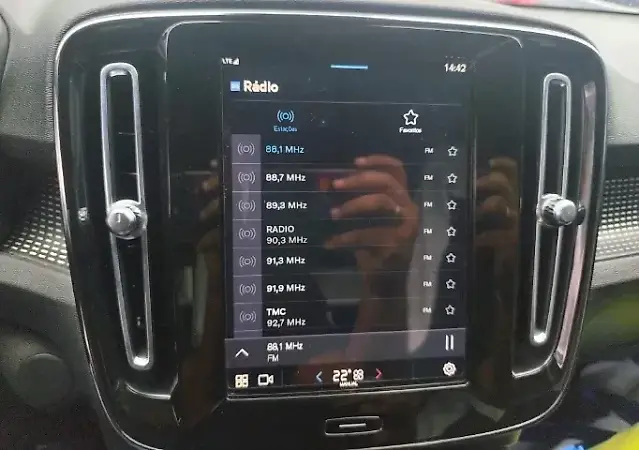 Volvo XC40 Recharge - Imagem 4