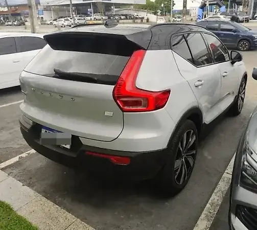 Volvo XC40 Recharge - Imagem 6