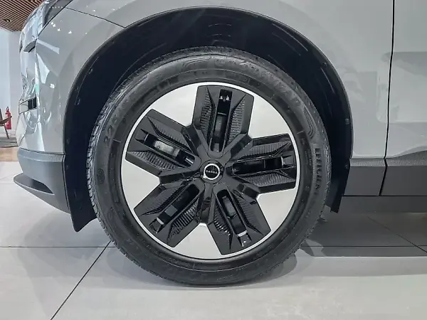 Volvo EX30 - Imagem 12