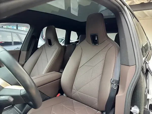 BMW Ix - Imagem 9