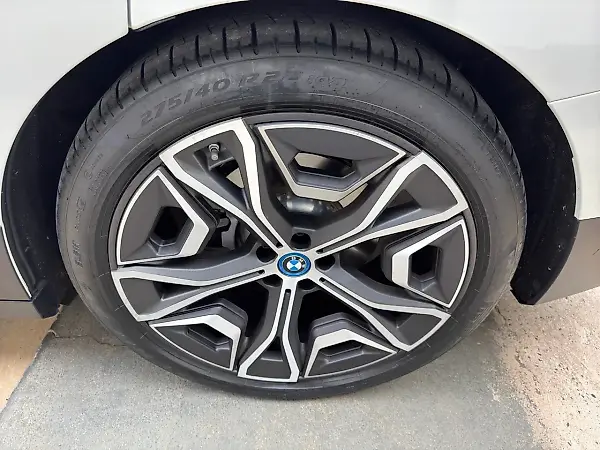 BMW Ix - Imagem 10