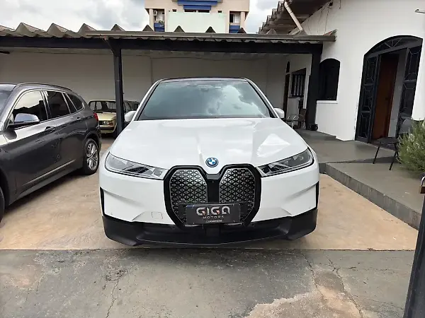 BMW Ix - Imagem 13