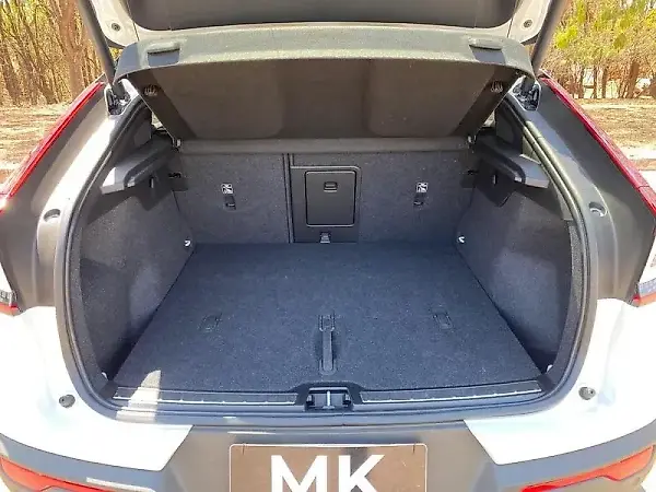 Volvo C40 Recharge - Imagem 16