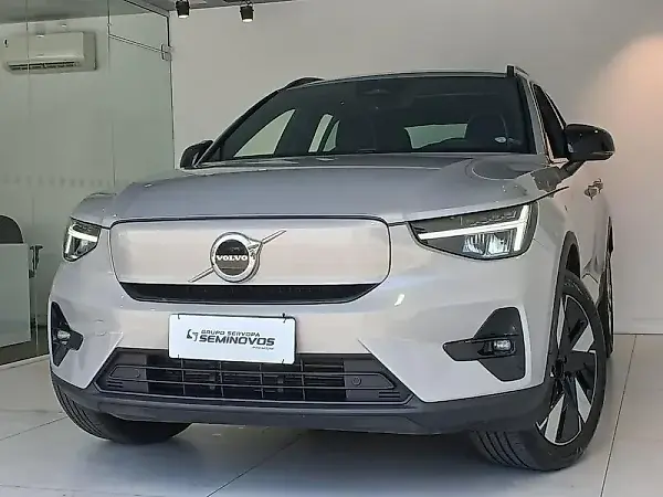 Volvo XC40 Recharge - Imagem 1