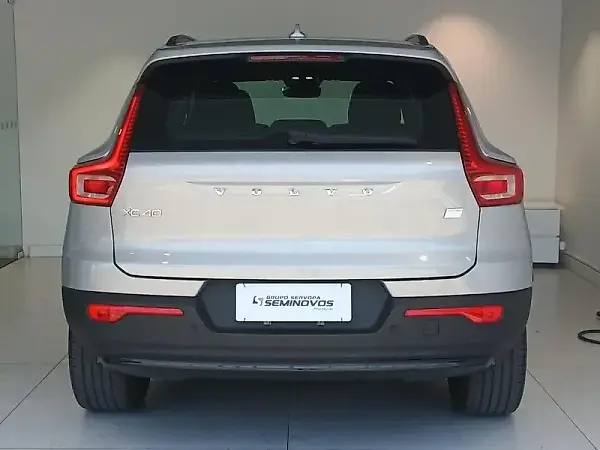 Volvo XC40 Recharge - Imagem 6