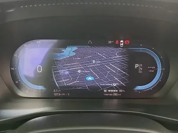 Volvo XC40 Recharge - Imagem 9
