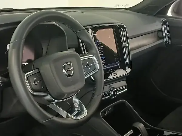 Volvo XC40 Recharge - Imagem 8