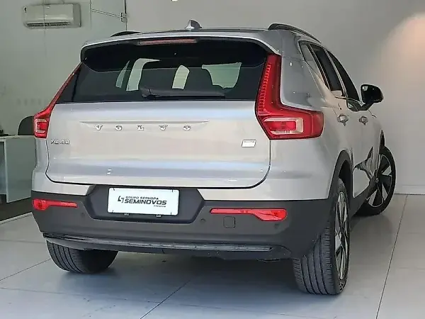 Volvo XC40 Recharge - Imagem 7