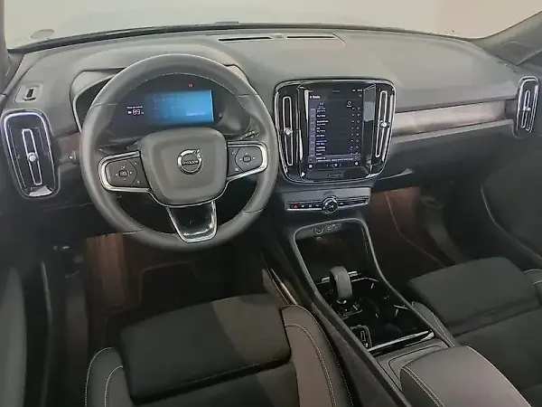 Volvo XC40 Recharge - Imagem 12