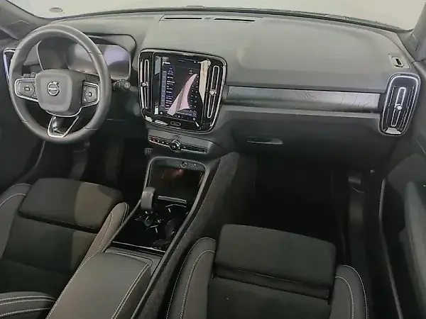 Volvo XC40 Recharge - Imagem 13