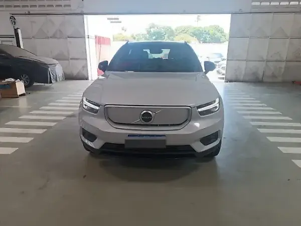 Volvo XC40 Recharge - Imagem 1