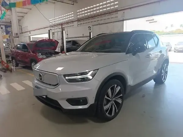 Volvo XC40 Recharge - Imagem 3