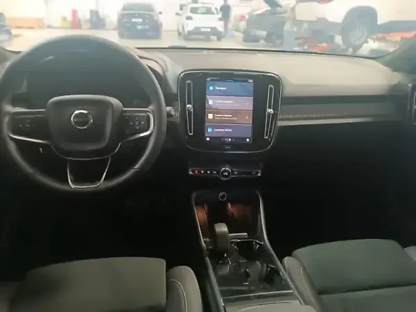 Volvo XC40 Recharge - Imagem 4