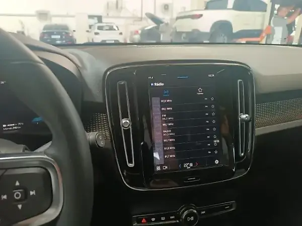Volvo XC40 Recharge - Imagem 5