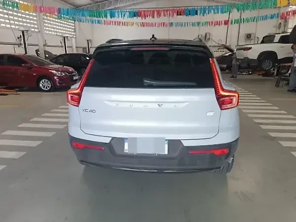Volvo XC40 Recharge - Imagem 7