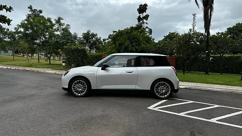 Mini Cooper SE - Imagem 4