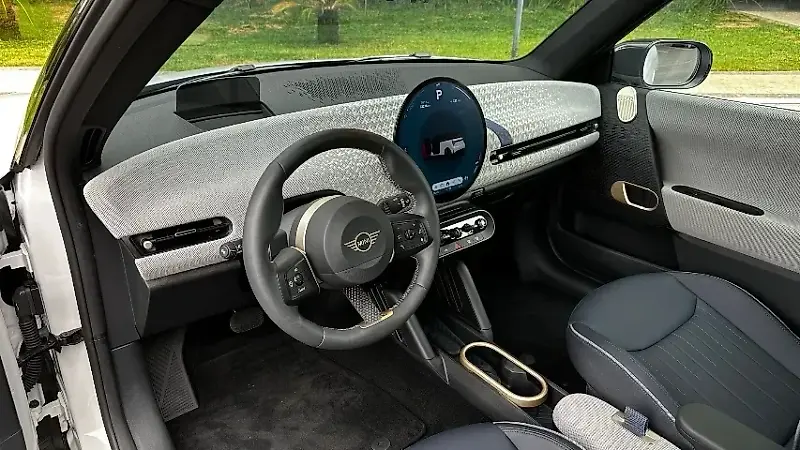 Mini Cooper SE - Imagem 19