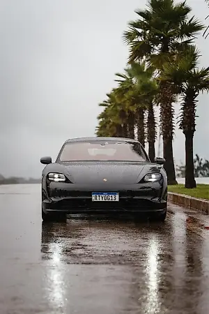 Porsche Taycan - Imagem 1