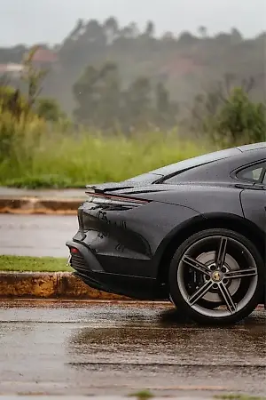Porsche Taycan - Imagem 4