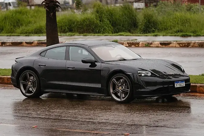 Porsche Taycan - Imagem 3