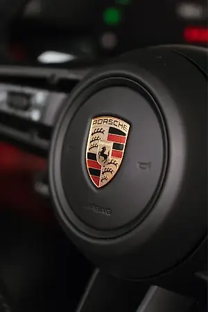 Porsche Taycan - Imagem 13