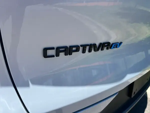 Chevrolet Captiva EV - Imagem 3